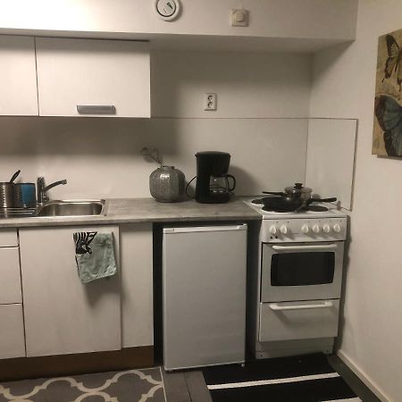 Puutaloyksioe 1 Km Turun Rautatieasemalta Apartment Turku Bagian luar foto